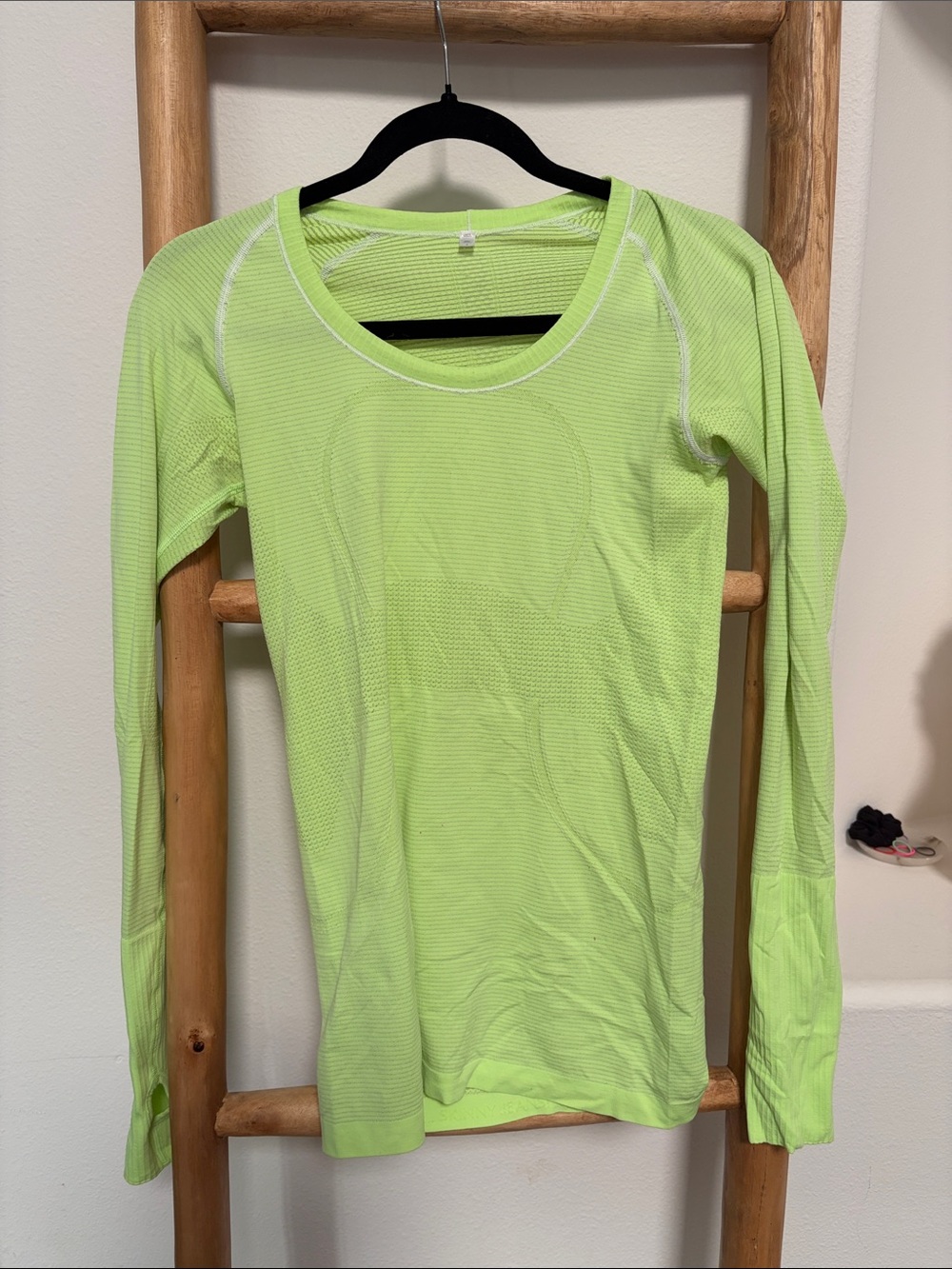 Lululemon lime Green Long Sleeve Women's swiftly Top